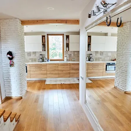 Riverside Design House Ferienhaus